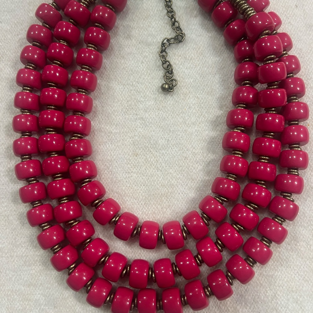 Chic Fuchsia Beaded Necklace